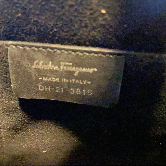 Vintage chocolate brown Ferragamo bag - Picture 2 of 10